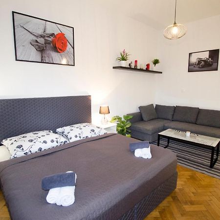 Exlusive Apartment Paris Style 프라하 외부 사진